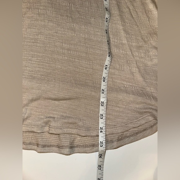 Cable & Gauge Women’s XL Top NWT $58 Tan Short Sleeve High Low Hem Stretch - Picture 6 of 6